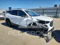 2021 GMC TERRAIN photo