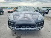 2021 Porsche Cayenne photo