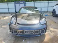 2021 Porsche Cayman photo