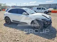 2021 Porsche MACAN photo