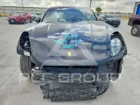 2021 Porsche MACAN photo