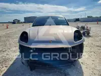 2021 Porsche MACAN photo