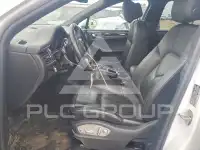 2021 Porsche MACAN photo