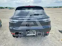 2021 Porsche MACAN photo