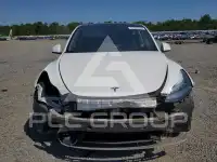 2021 Tesla  фото