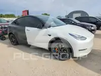2021 Tesla Model Y фото
