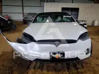 2021 Tesla Model X фото