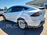 2021 Tesla Model X фото