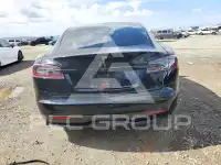 2021 Tesla Model S фото