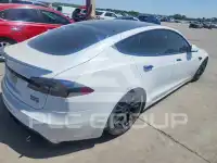 2021 Tesla Model S photo