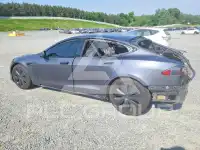 2021 Tesla Model S фото