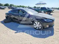 2021 Tesla Model S фото