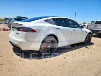 2021 Tesla Model S фото