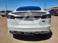 2021 Tesla Model S фото