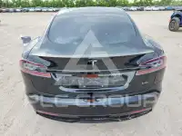 2021 Tesla Model S фото