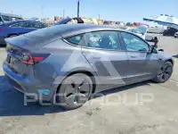 2021 Tesla Model 3 фото