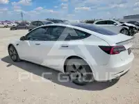 2021 Tesla Model 3 фото