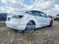 2021 Tesla Model 3 фото