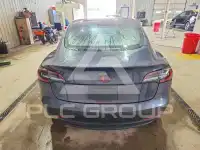 2021 Tesla Model 3 фото