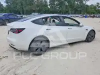 2021 Tesla Model 3 фото
