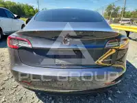 2021 Tesla Model 3 фото