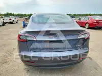 2021 Tesla Model 3 фото