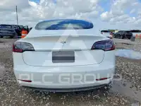 2021 Tesla Model 3 фото