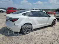 2021 Tesla Model 3 фото