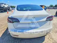 2021 Tesla Model 3 фото