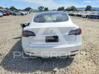 2021 Tesla Model 3 фото