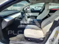 2021 Tesla Model 3 фото