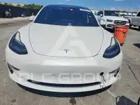 2021 Tesla Model 3 фото