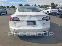 2021 Tesla Model 3 фото