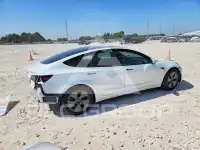 2021 Tesla Model 3 фото
