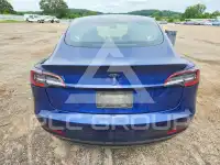 2021 Tesla Model 3 фото