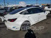 2021 Tesla Model 3 фото
