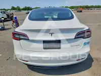 2021 Tesla Model 3 фото