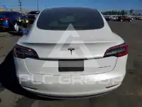 2021 Tesla Model 3 фото
