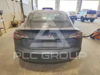 2021 Tesla Model 3 фото