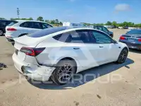 2021 Tesla Model 3 фото