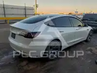 2021 Tesla Model 3 фото