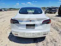 2021 Tesla Model 3 фото
