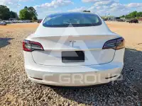 2021 Tesla Model 3 фото