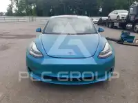 2021 Tesla Model 3 фото