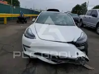 2021 Tesla Model 3 фото