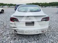 2021 Tesla Model 3 фото