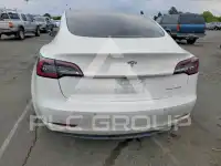 2021 Tesla Model 3 фото