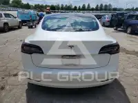 2021 Tesla Model 3 фото