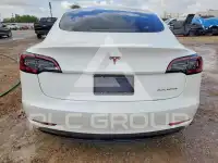 2021 Tesla Model 3 фото