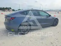 2021 Tesla Model 3 фото